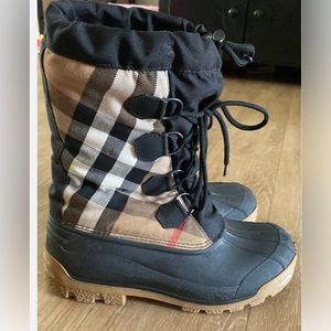 Burberry Black and Tan Winter Boots